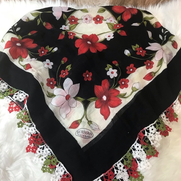 Foulard BERIVAN - Picture 1 of 5